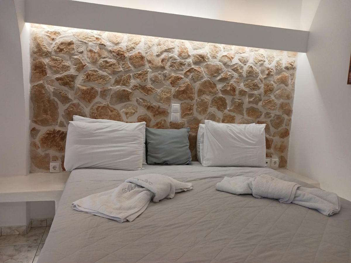 Akrogiali Agios Prokopios Rom bilde